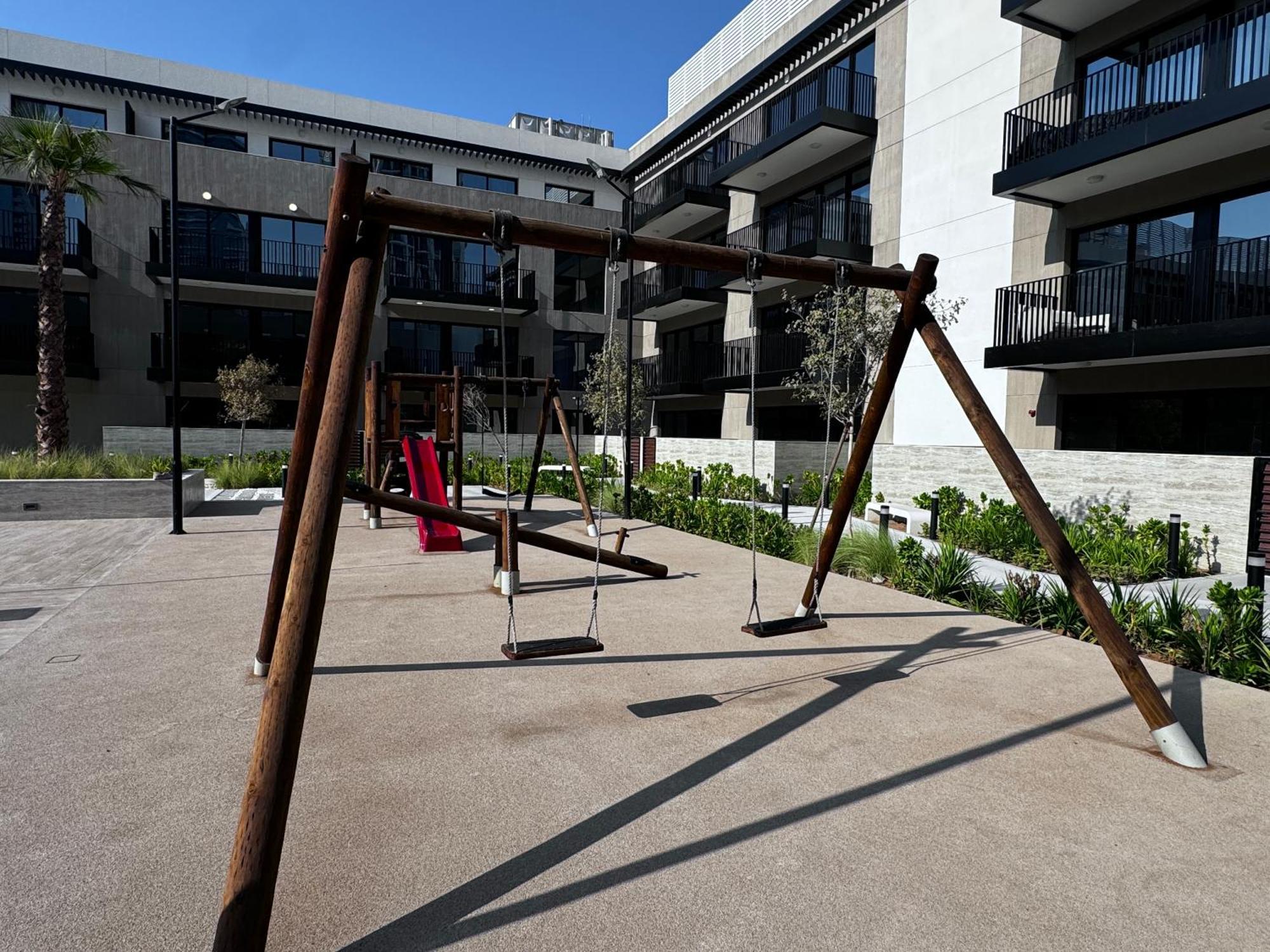 Apartment Oakley Square Oasis In Jvc *